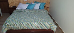 Dobbeltrom – superior | Skrivebord, blendingsgardiner, lydisolert og wi-fi (inkludert)