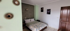 Habitació doble estàndard | Escriptori, cortines opaques i habitacions insonoritzades 