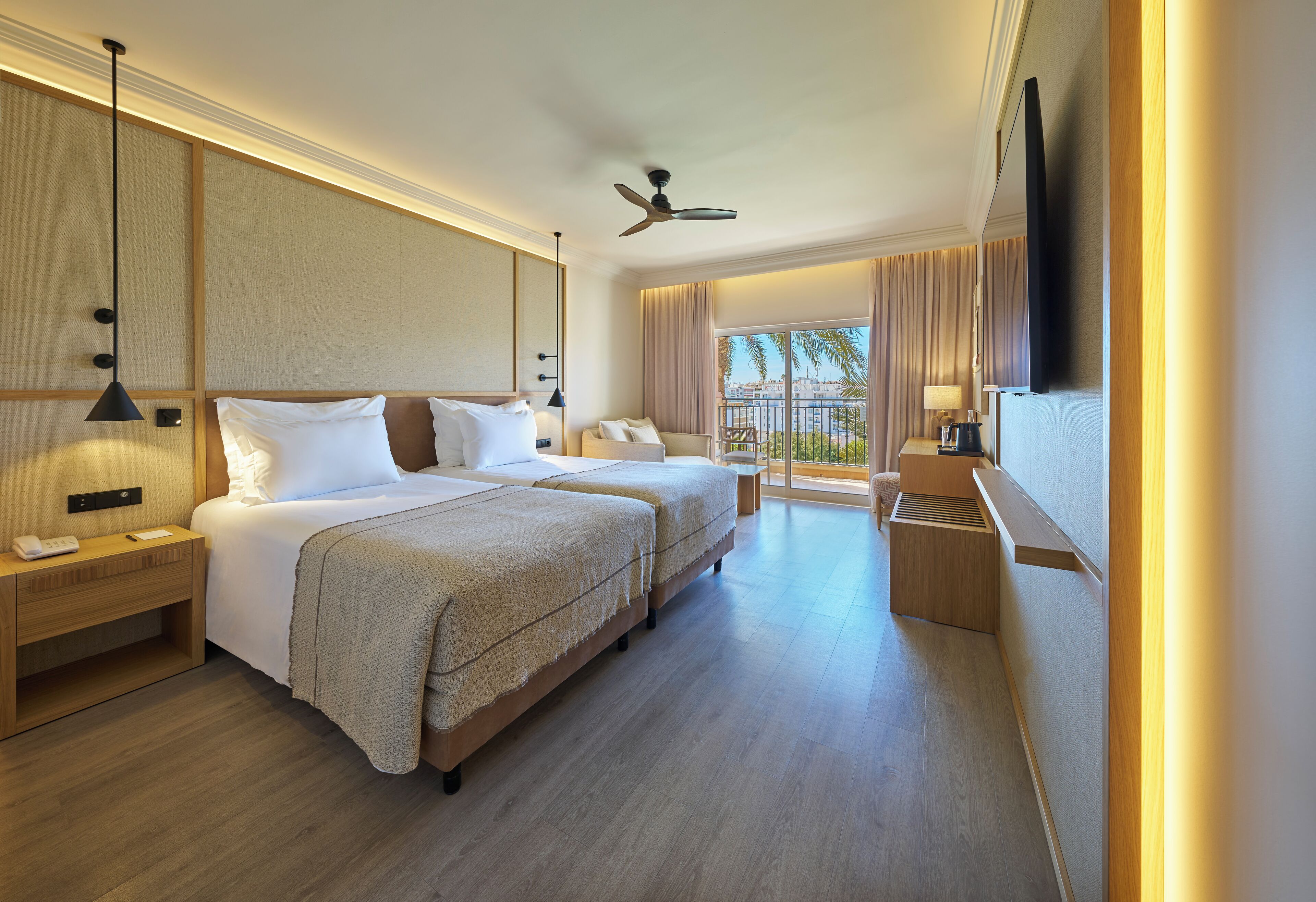 Double or Twin Room | Hypo-allergenic bedding, in-room safe, desk, iron/ironing board