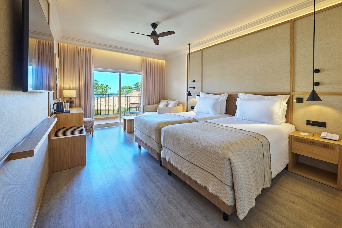 Hypo-allergenic bedding, in-room safe, desk, iron/ironing board