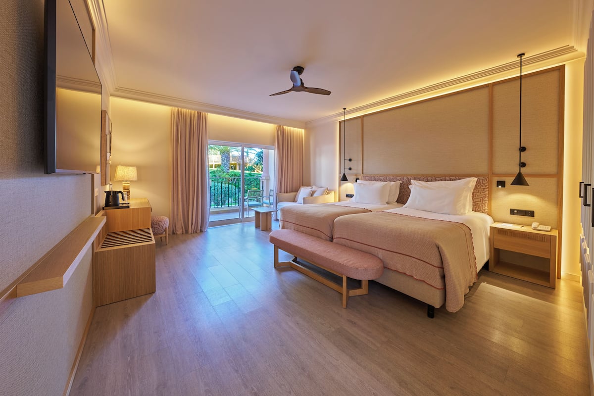 Superior Twin Room, Garden View | Resort view
