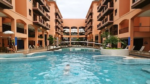 2 outdoor pools - JURERÊ BEACH VILLAGE STUDIOS TEMPORADA (Florianópolis)