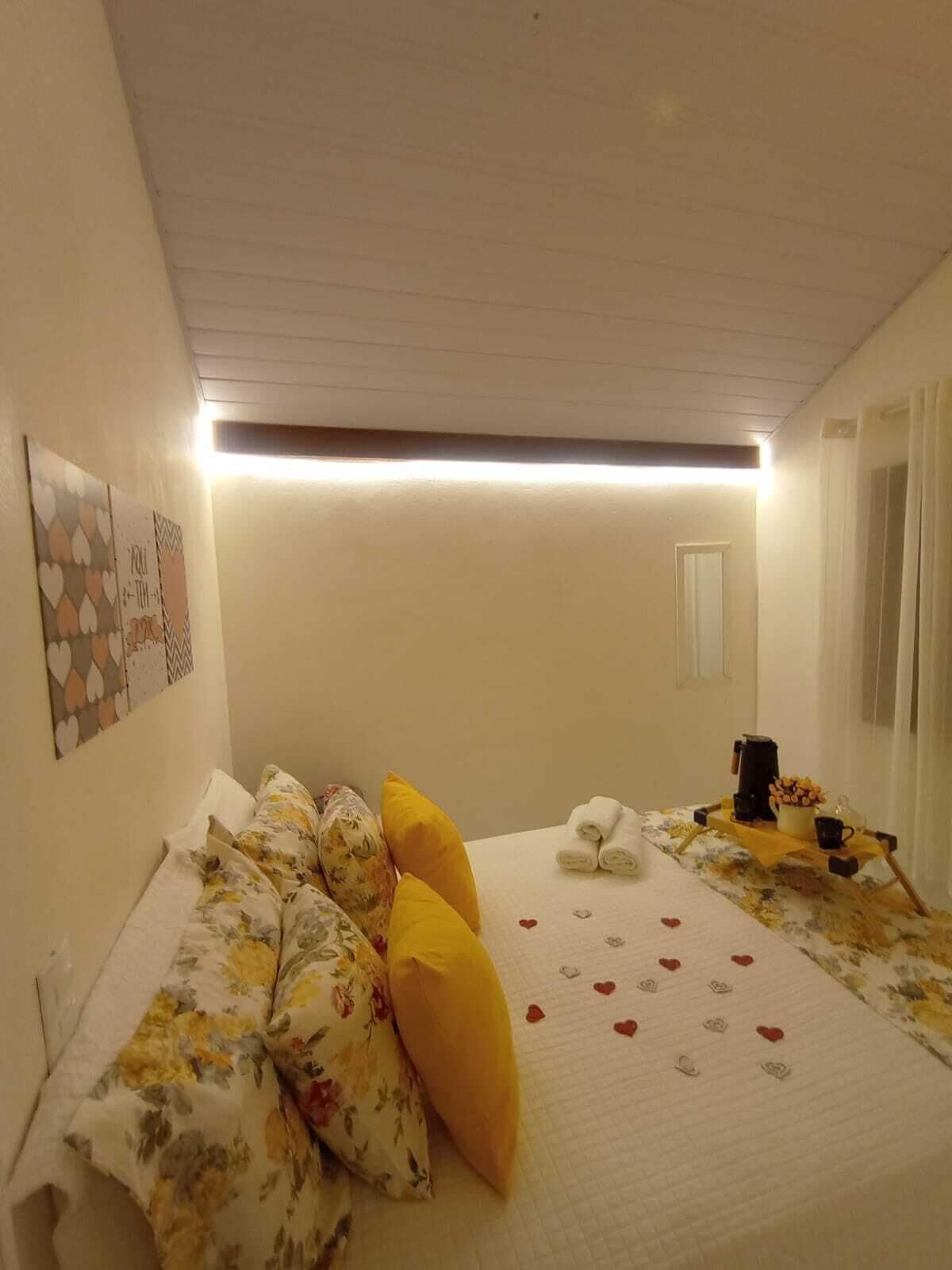 Chalet Romantique | 1 chambre, Wi-Fi gratuit, draps fournis