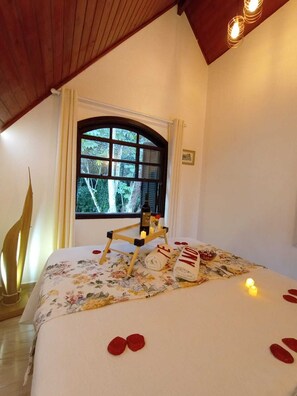 Chalé romântico | 1 quarto, Wi-Fi de cortesia