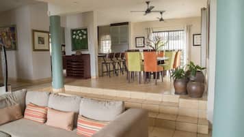 Lobby-Lounge