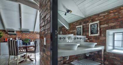 Los Olivos at The Yard