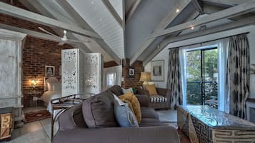 Penthouse, 1 Double Bed | Premium bedding, in-room safe, individually decorated