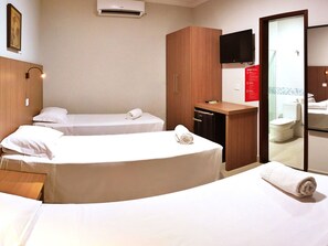 Minibar, blackout drapes, free WiFi, bed sheets - CLH Suites Bonito Centro (Bonito)