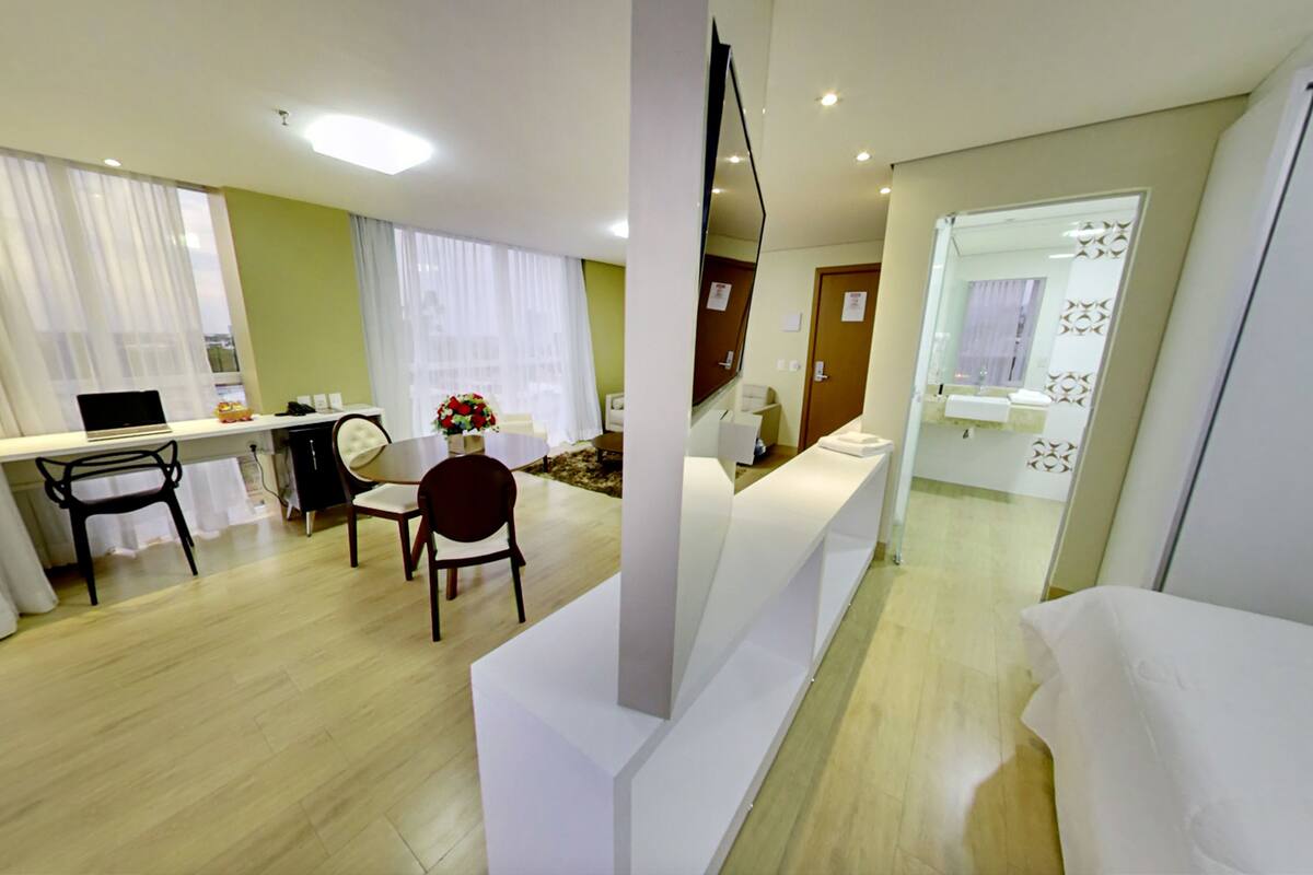 Executive Suite | 1 bedroom, premium bedding, minibar, in-room safe