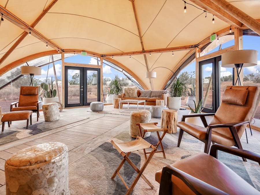 Kawasan tempat duduk lobi