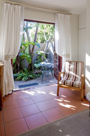 Habitación básica, 1 cama de matrimonio grande | Vistas desde la habitación