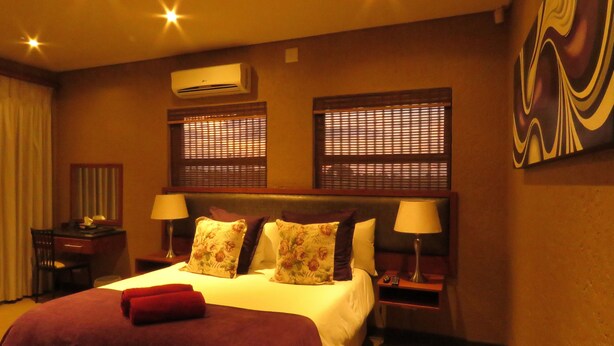 Deluxe Queen with Terrace - Elrido Lodge (Bloemfontein)