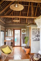 Deluxe Double or Twin Room, Sea View | Individually decorated, bed sheets