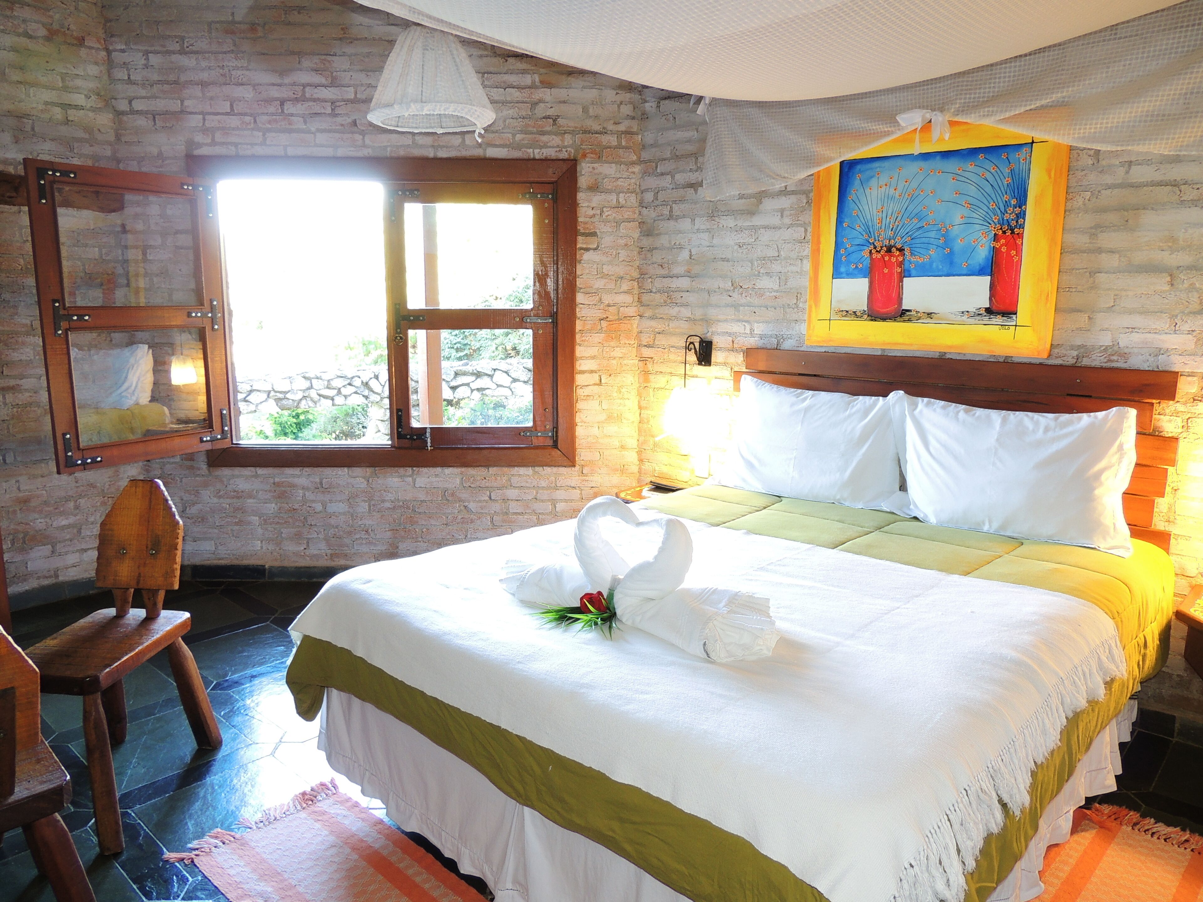 Ropa de cama de alta calidad, minibar y decoración personalizada 