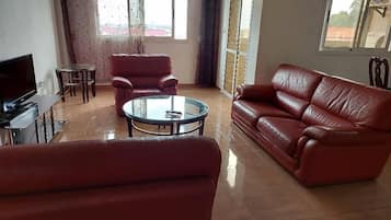Apartment, 2 Schlafzimmer (6 People) | Wohnbereich | Flachbildfernseher