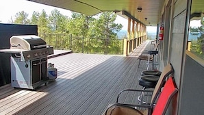 Terrace/patio - Terry Peak Lodge (Lead)