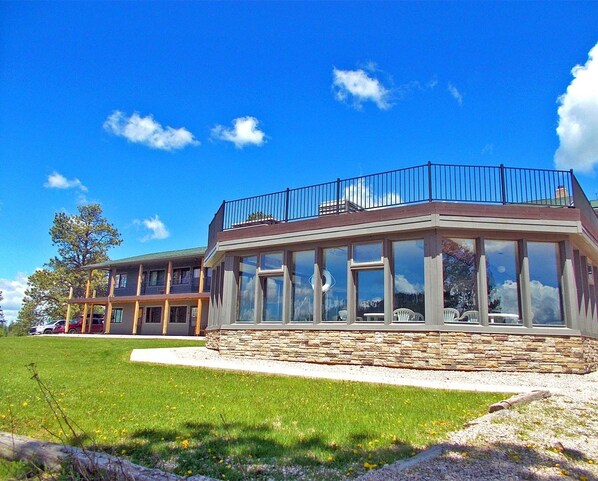 Front of property - Terry Peak Lodge (Lead)