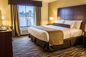 Premium bedding, pillowtop beds, in-room safe, desk - Cobblestone Hotel & Suites – Chippewa Falls (Chippewa Falls)