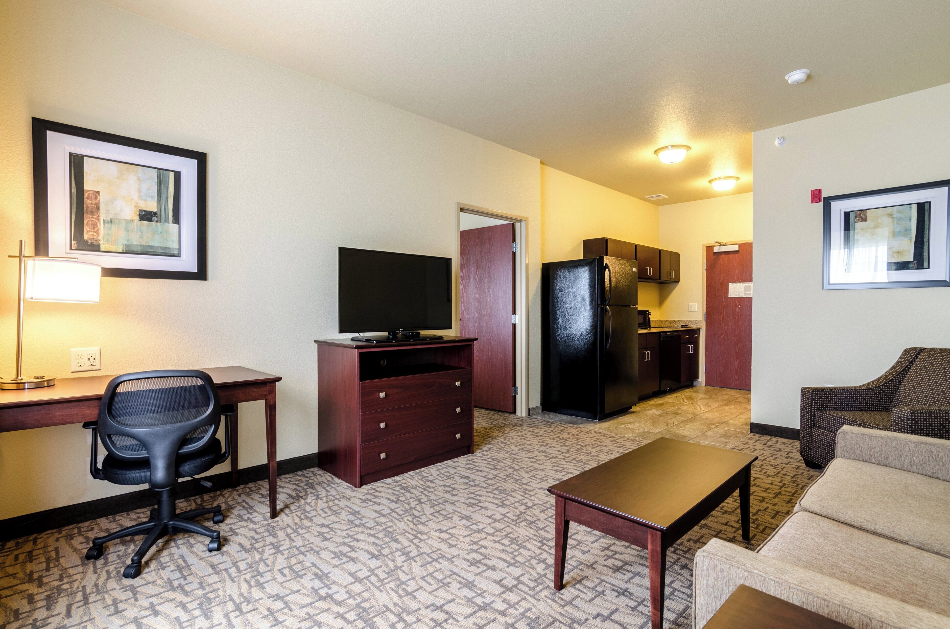 1 bedroom, premium bedding, pillow-top beds, in-room safe