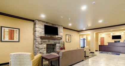 Cobblestone Hotel & Suites - McCook