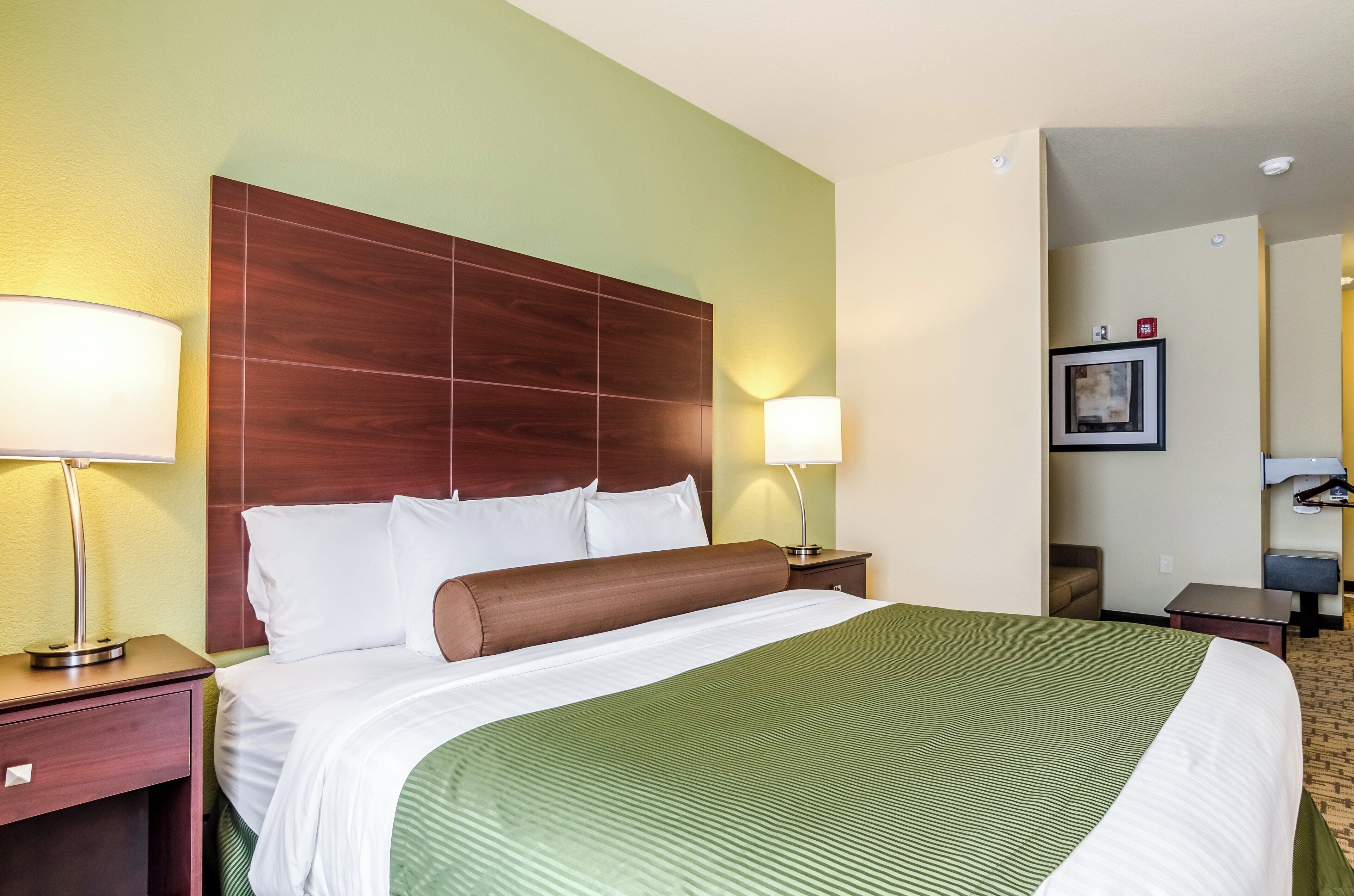 1 bedroom, premium bedding, pillow-top beds, in-room safe