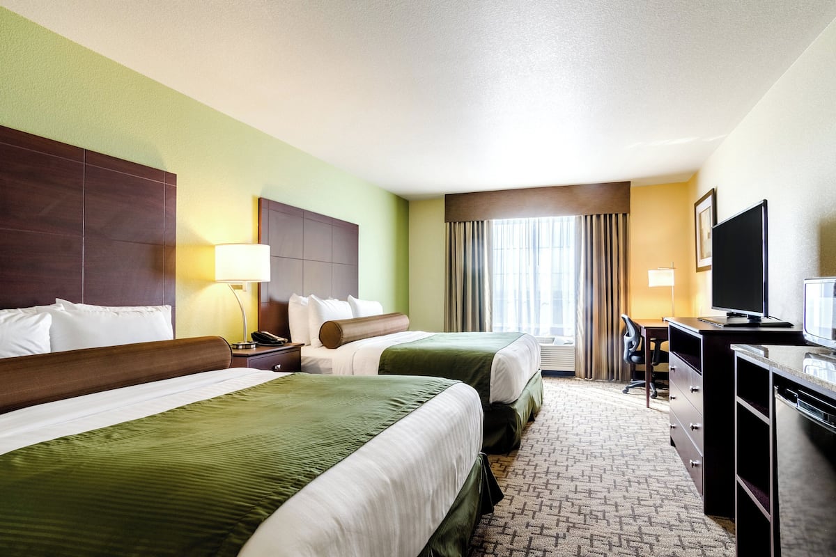 1 bedroom, premium bedding, pillow-top beds, in-room safe