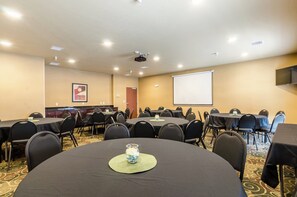 Meeting facility - Cobblestone Hotel & Suites - McCook (McCook)