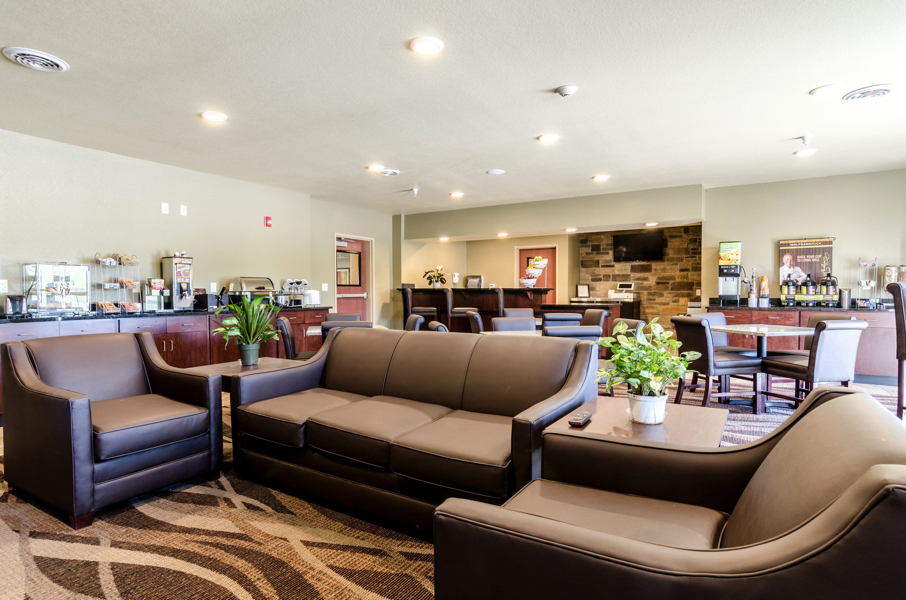 free daily full breakfast