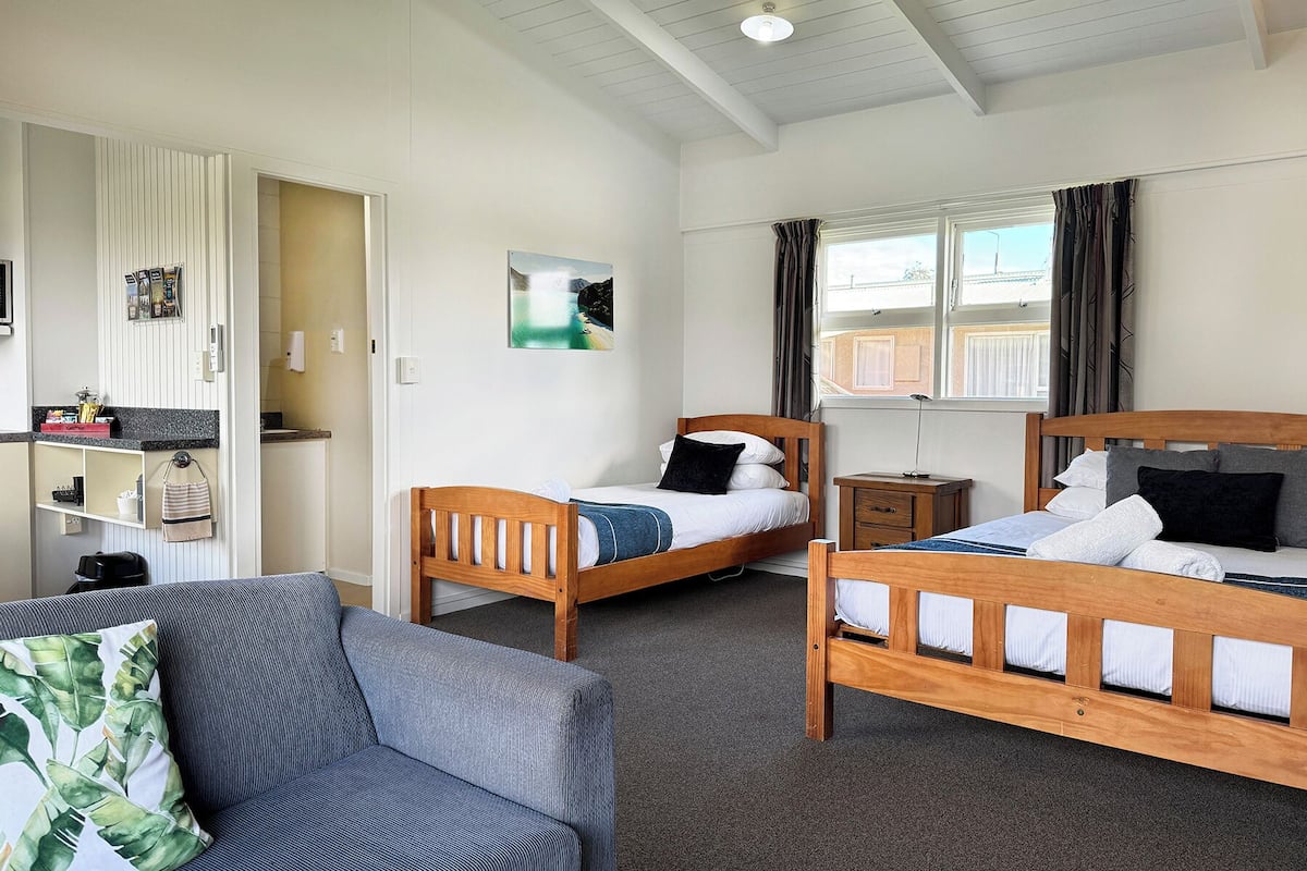 Classic Studio Suite | 2 bedrooms, individually decorated, individually furnished, free WiFi
