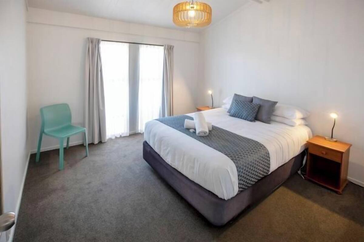2 bedrooms, individually decorated, individually furnished, free WiFi