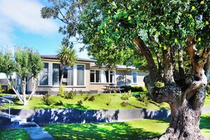 Park House, 4 Bedrooms  (2 Queen and 5 Single) | 2 bedrooms, individually decorated, individually furnished, free WiFi