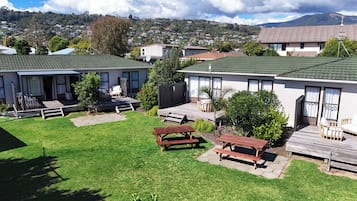 Classic One Bedroom Motel Sleeps 2 | Courtyard view
