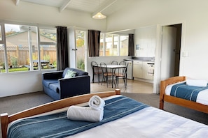 2 bedrooms, individually decorated, individually furnished, free WiFi
