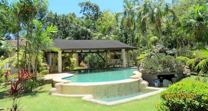 Alonaland Resort Apartelle