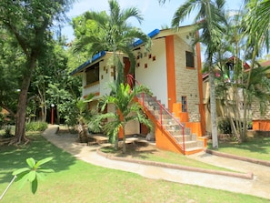 Building design - Alonaland Resort Apartelle (Panglao)