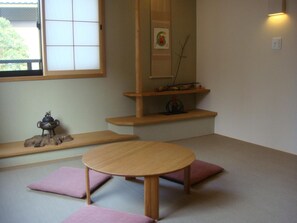 Individually decorated, desk, iron/ironing board, free WiFi