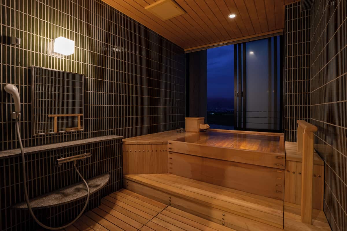 Superior Room | In-room safe, desk