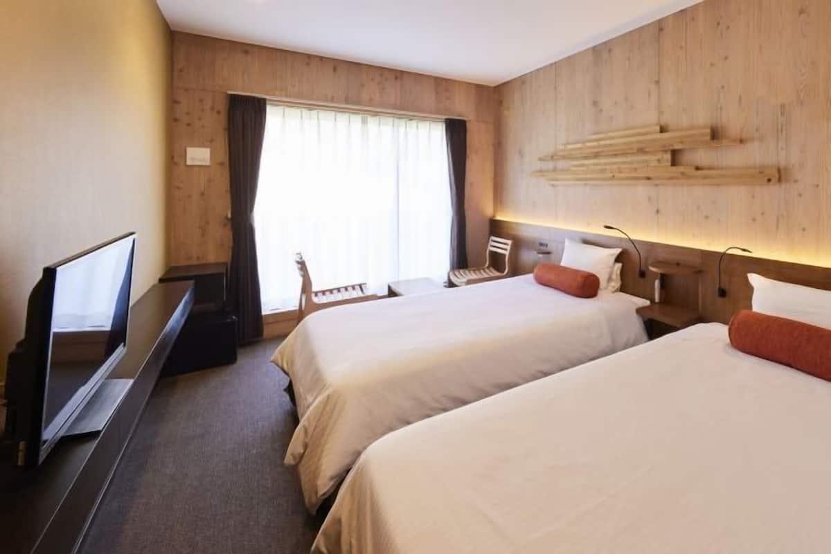In-room safe, desk, free WiFi, bed sheets