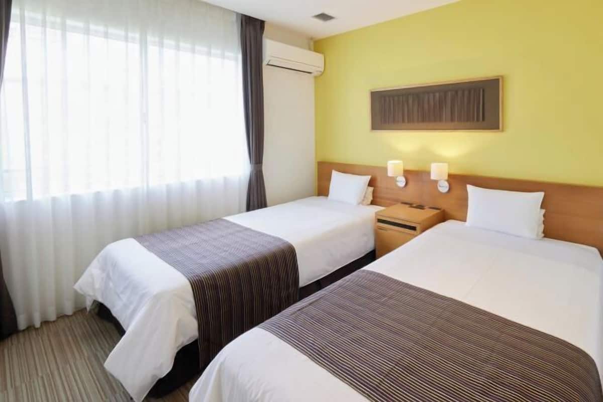 Coffres-forts dans les chambres, bureau, Wi-Fi gratuit, draps fournis