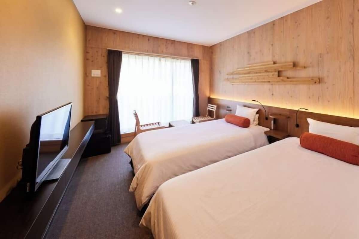 In-room safe, desk, free WiFi, bed sheets