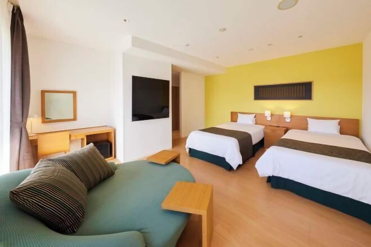 In-room safe, desk, free WiFi, bed sheets