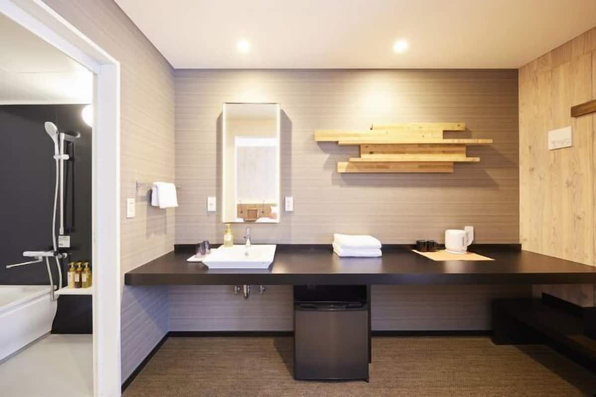 In-room safe, desk, free WiFi, bed sheets