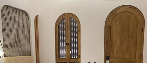 Desk, soundproofing, iron/ironing board, free WiFi