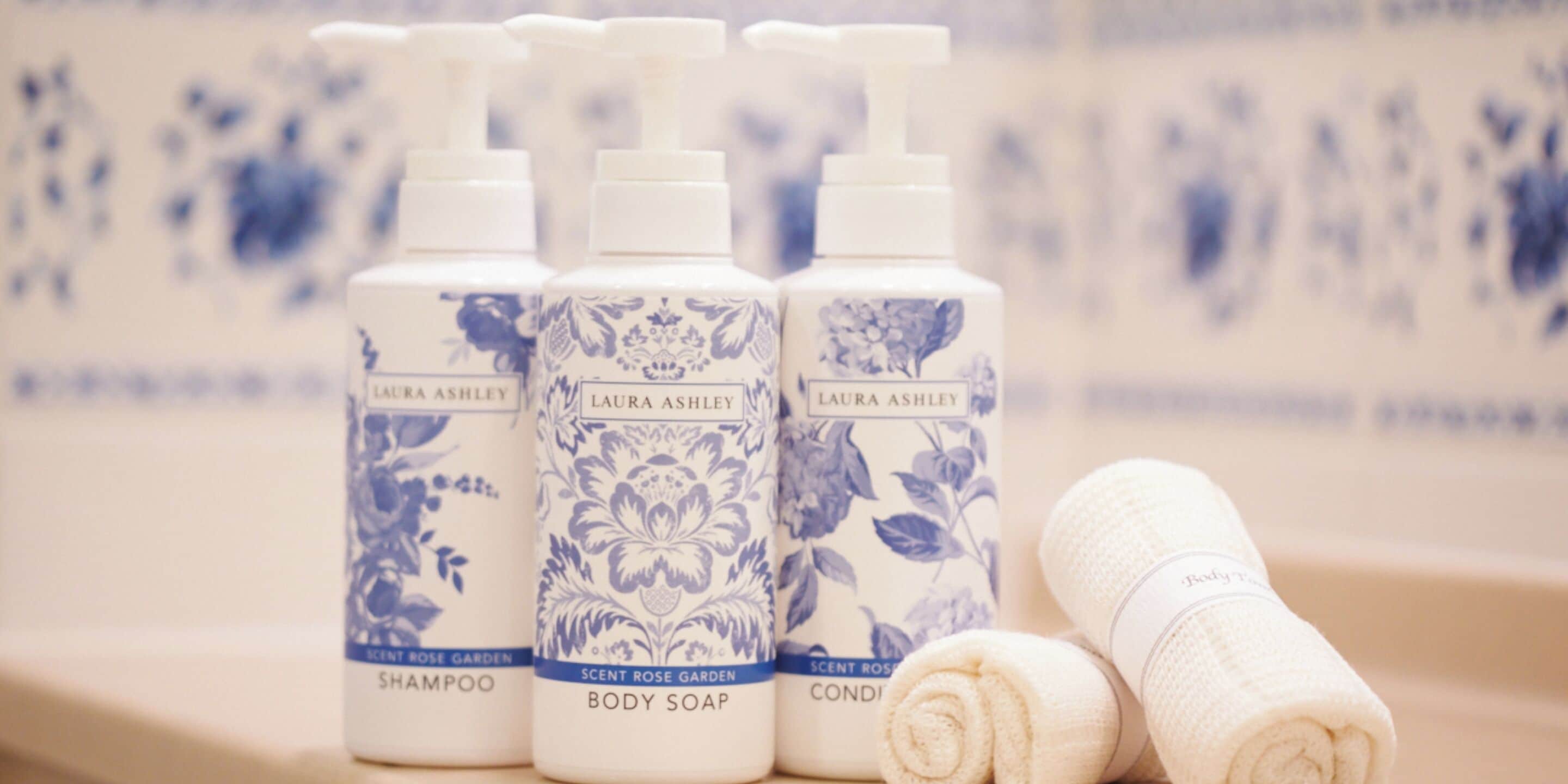 separate bathtub and shower, deep-soaking bathtub, free toiletries