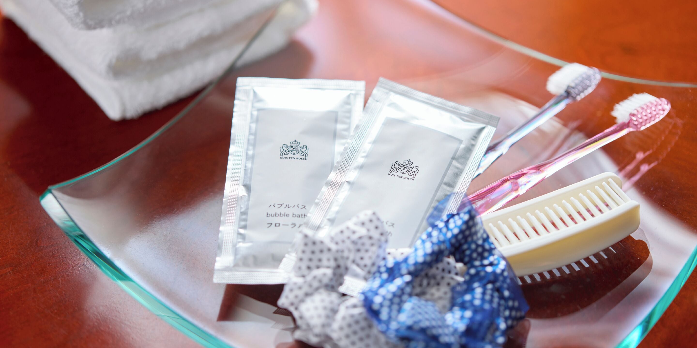 separate bathtub and shower, deep-soaking bathtub, free toiletries