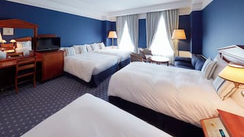 Habitación Deluxe, para no fumadores (Designer, Fourth) | Caja de seguridad en la habitación, escritorio y cunas gratuitas