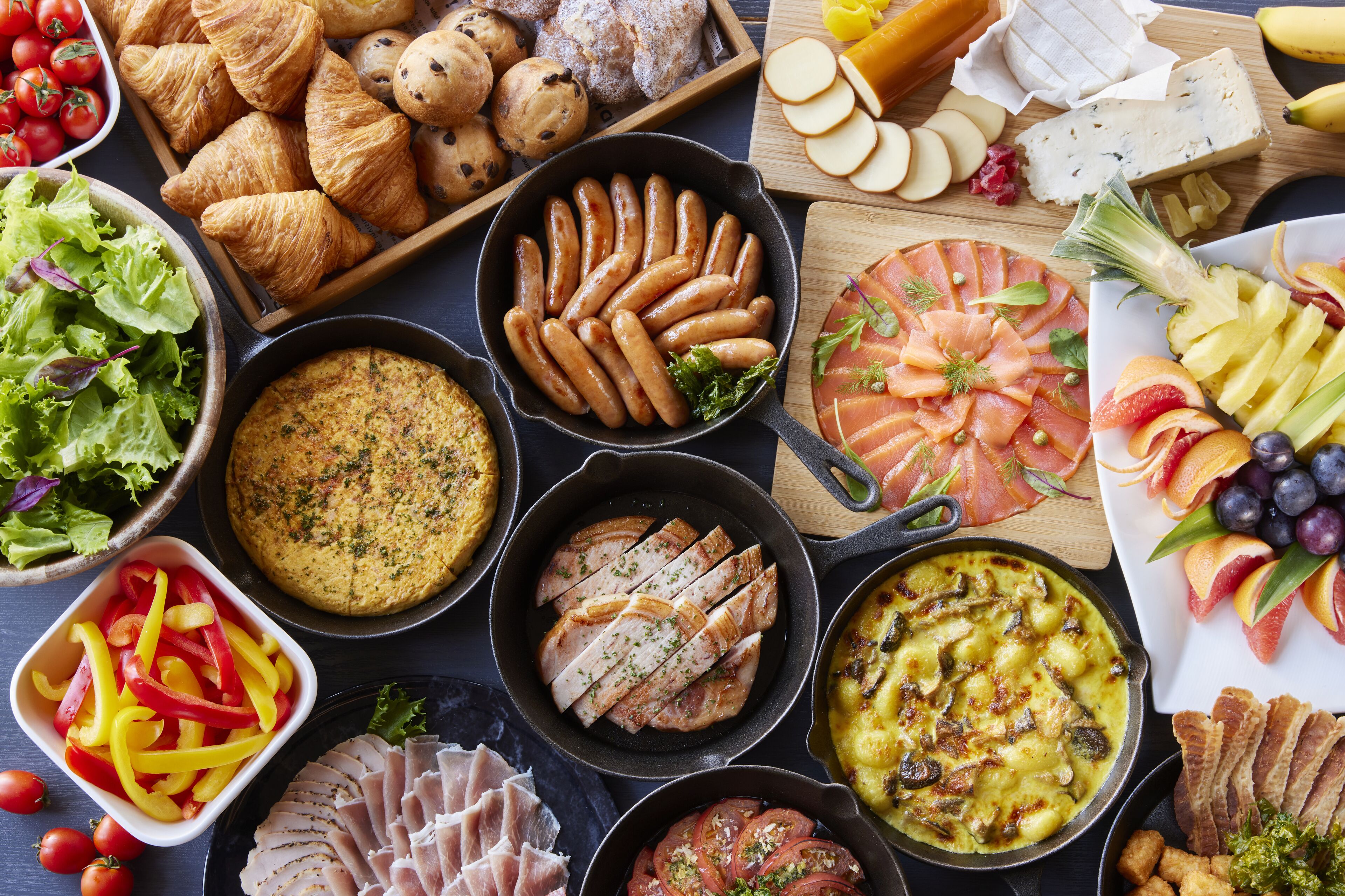 朝食 (ビュッフェ)、毎日提供 (1 名様 3800 JPY)