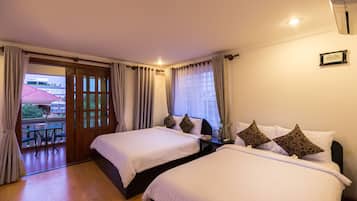 Family Suite | Minibar, in-room safe, desk, soundproofing