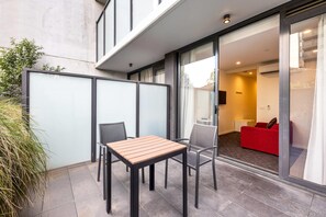 Departamento, 2 habitaciones (1 Bathroom) | Camas Tempur-Pedic, escritorio y insonorización 