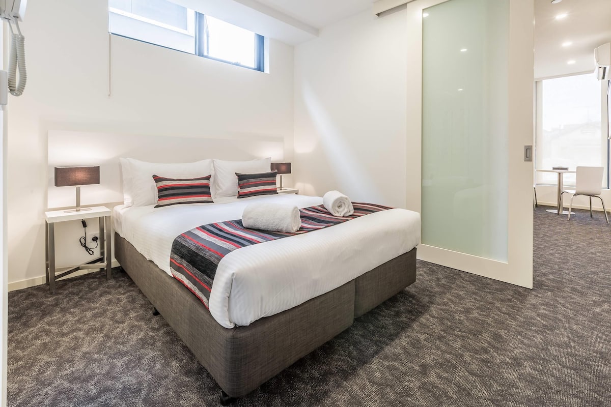 Apartamento, 2 habitaciones (1 Bathroom) | Colchones Tempur-Pedic, escritorio, sistema de insonorización